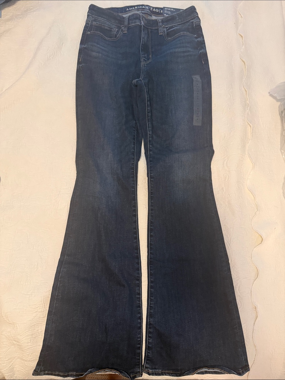 NWT American Eagle Dark wash Super High Rise Flare jeans Stretch size 6 long